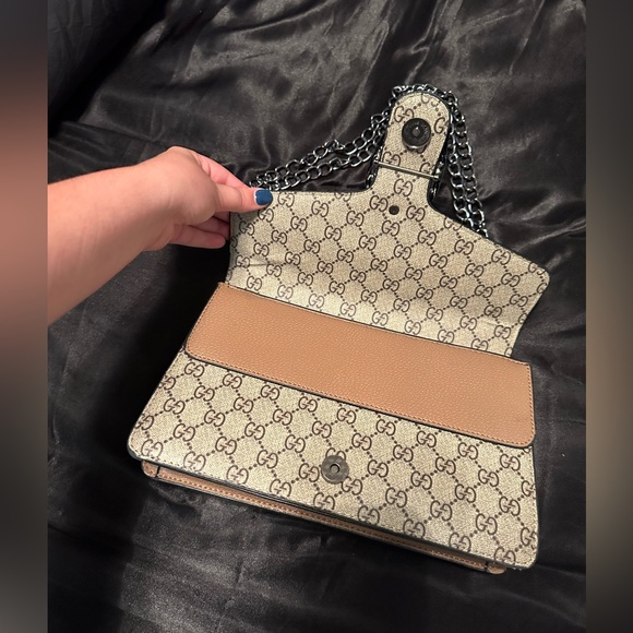 Purse - Picture 2 of 3